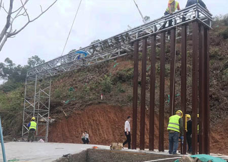 標準化工地大門-深圳建筑工地標準大門安裝-工地大門-深圳市大通建材有限公司鋼圍擋生產定制廠家